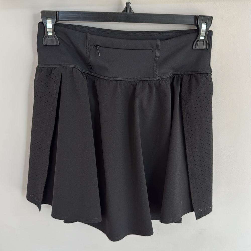 Spanx Get Moving Active Skort Size Small - image 2
